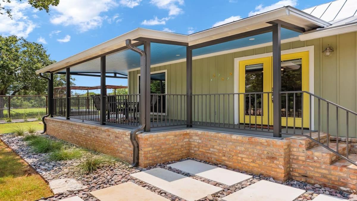 Blumenhaus Sleeps 6 Full Kitchen Plus Hot Tub Fredericksburg Buitenkant foto