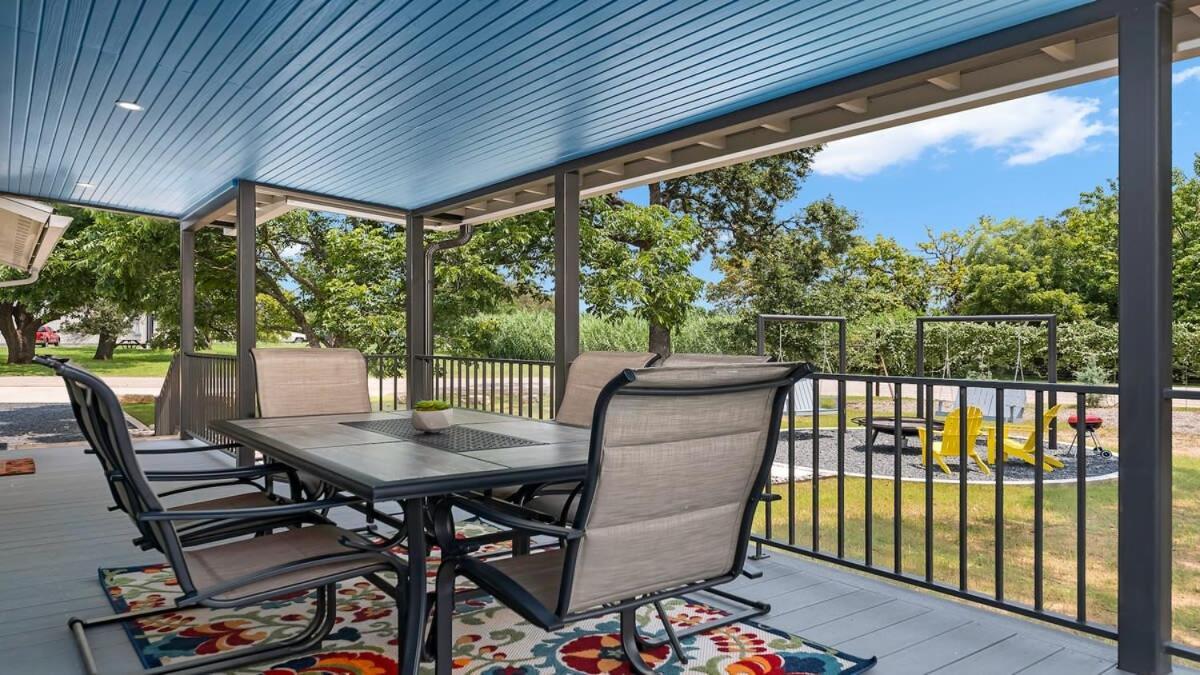Blumenhaus Sleeps 6 Full Kitchen Plus Hot Tub Fredericksburg Buitenkant foto