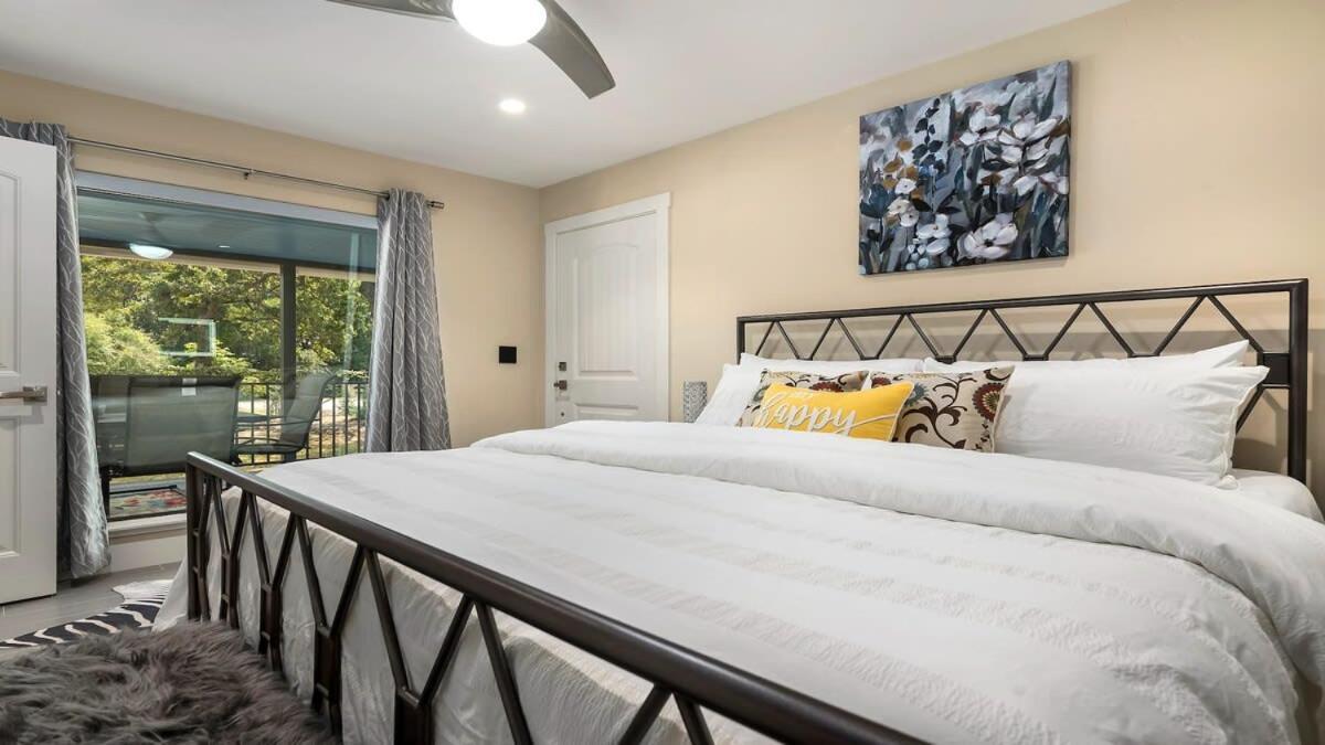 Blumenhaus Sleeps 6 Full Kitchen Plus Hot Tub Fredericksburg Buitenkant foto