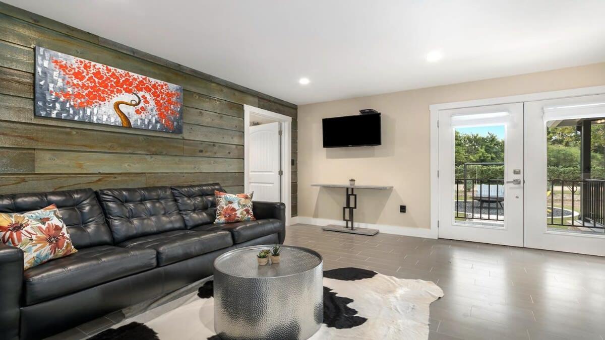Blumenhaus Sleeps 6 Full Kitchen Plus Hot Tub Fredericksburg Buitenkant foto