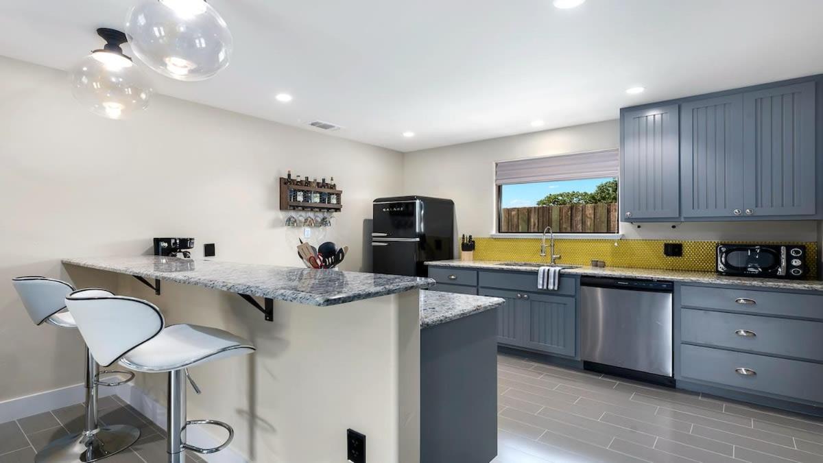 Blumenhaus Sleeps 6 Full Kitchen Plus Hot Tub Fredericksburg Buitenkant foto