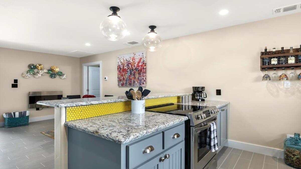 Blumenhaus Sleeps 6 Full Kitchen Plus Hot Tub Fredericksburg Buitenkant foto