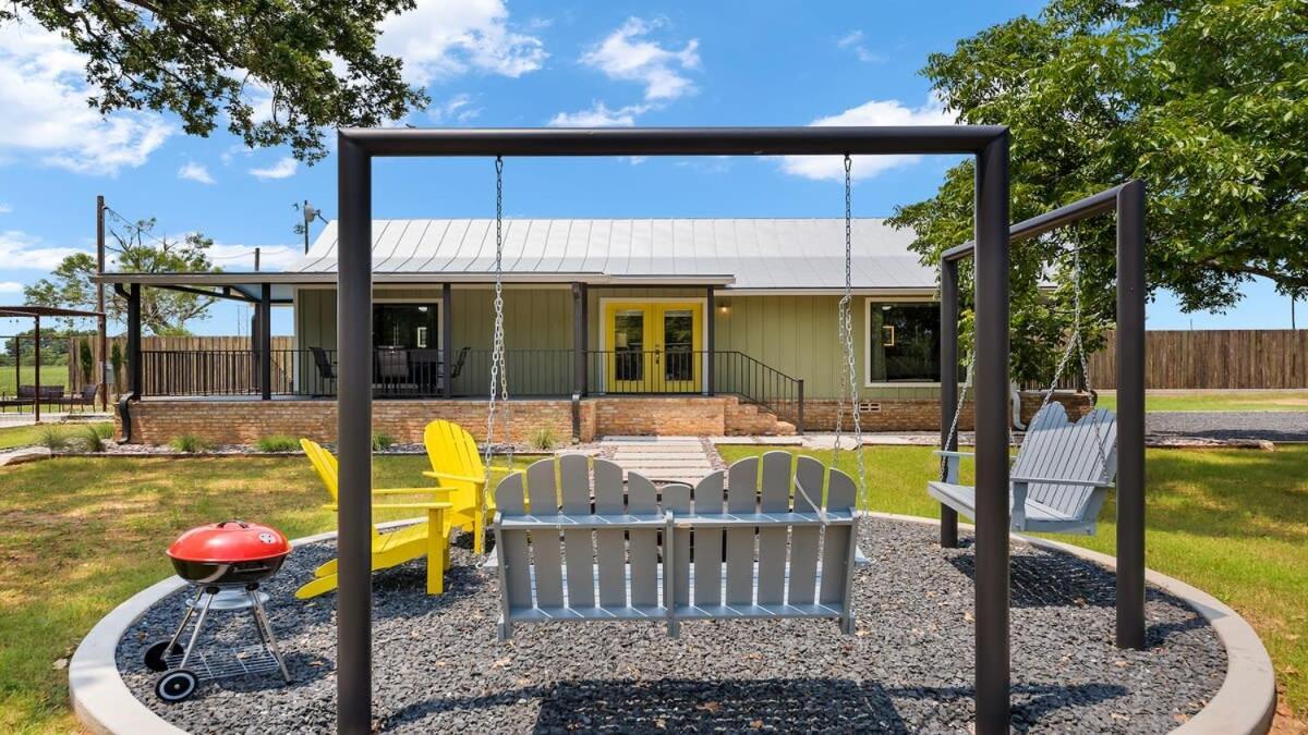 Blumenhaus Sleeps 6 Full Kitchen Plus Hot Tub Fredericksburg Buitenkant foto